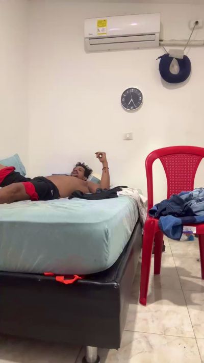 Hotdickdeliciou live cam on Cam4