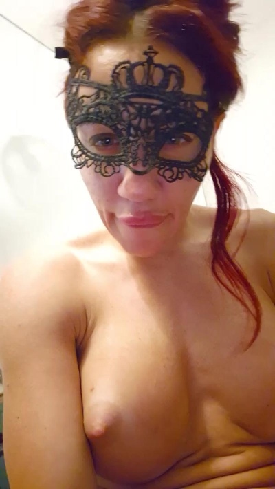 Hotladysquirt live cam on Cam4