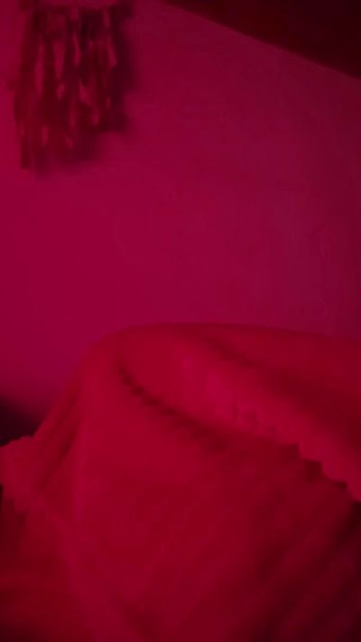 Hotliones live cam on Cam4