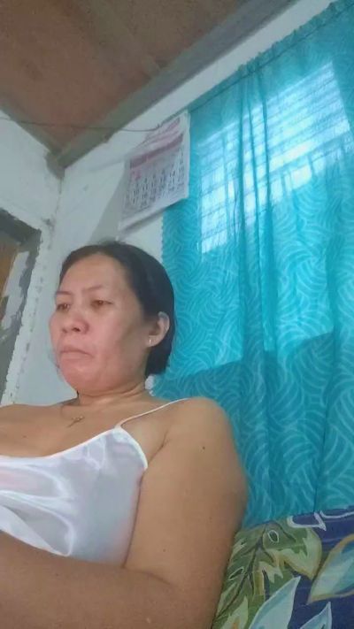 Hotmama45 live cam on Cam4