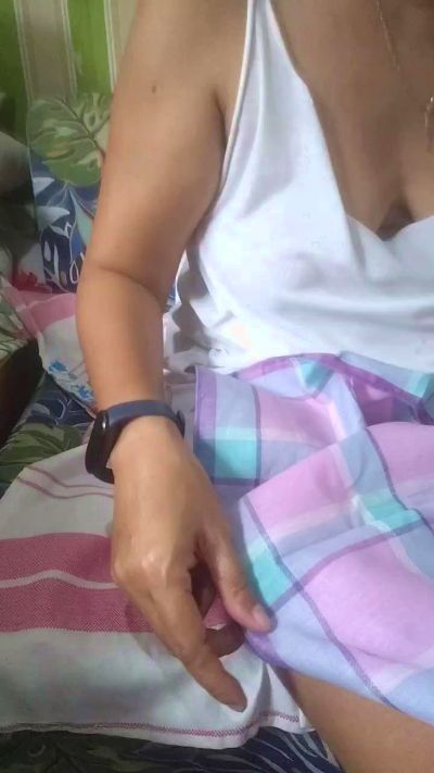 Hotmama45 live cam on Cam4