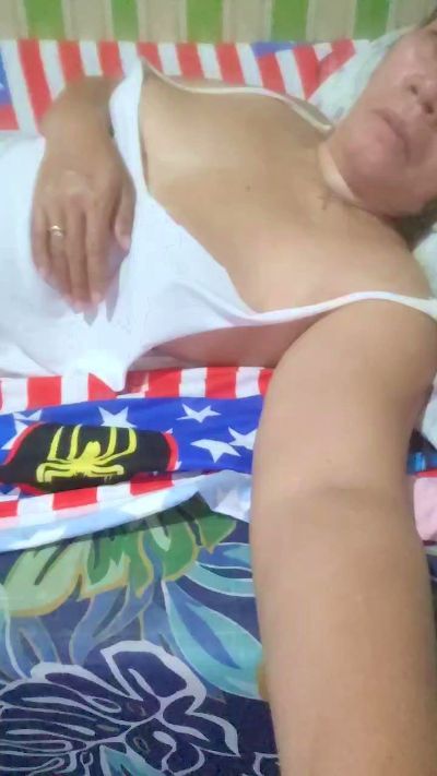 Hotmama45 live cam on Cam4