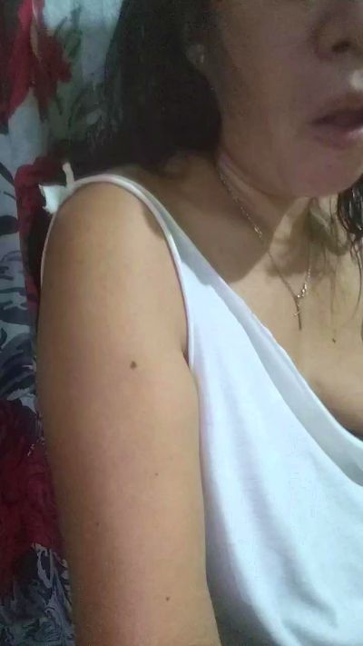 Hotmama45 live cam on Cam4