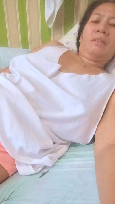 Hotmama45 live cam on Cam4