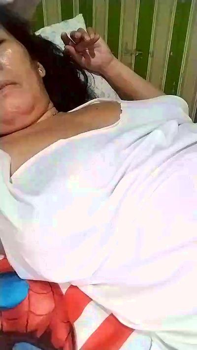 Hotmama45 live cam on Cam4