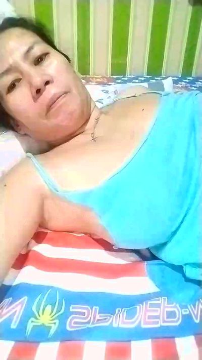 Hotmama45 live cam on Cam4