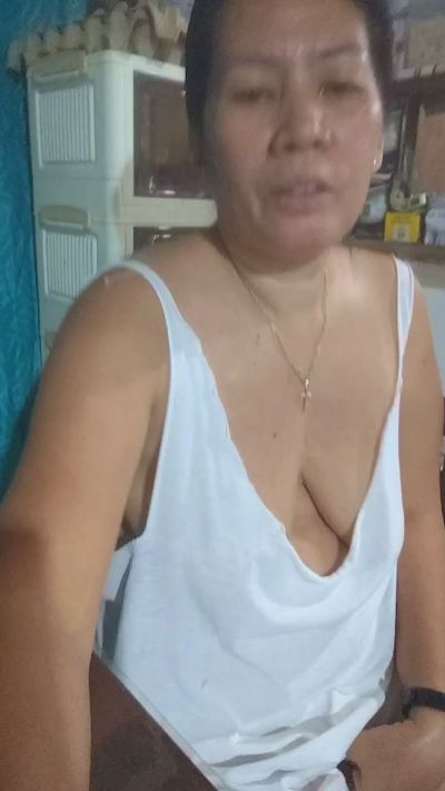 Hotmama45 live cam on Cam4