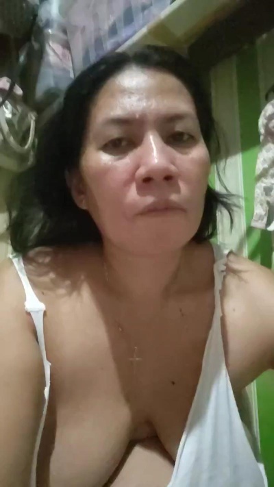 Hotmama45 live cam on Cam4