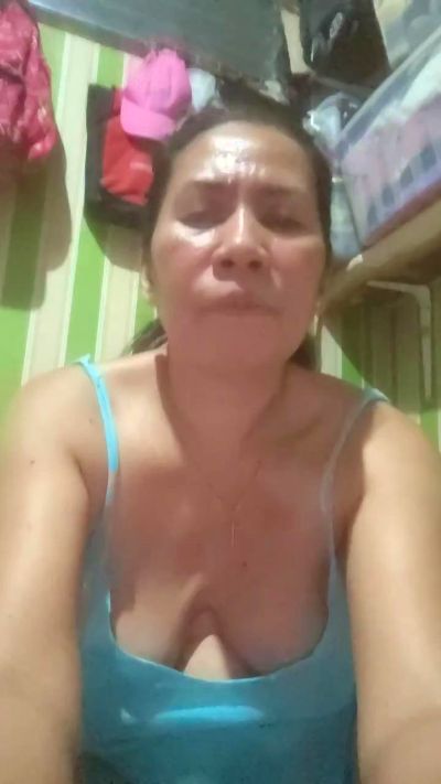 Hotmama45 live cam on Cam4