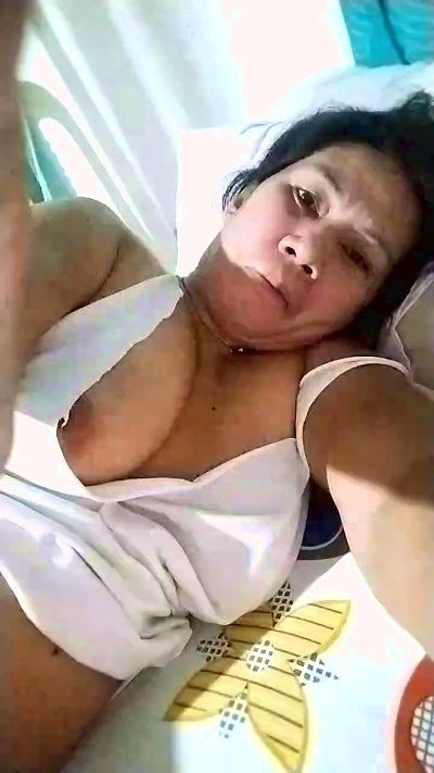 Hotmama45 live cam on Cam4