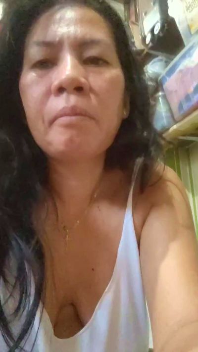 Hotmama45 live cam on Cam4