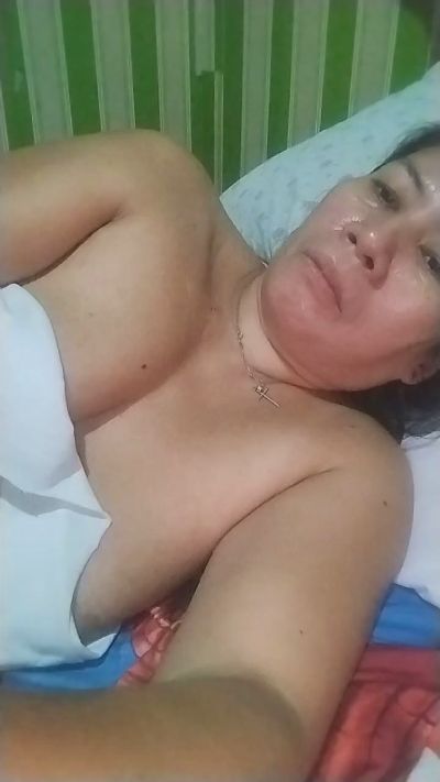 Hotmama45 live cam on Cam4