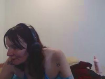Hotmodel1984 live cam on Cam4