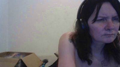 Hotmodel1984 live cam on Cam4