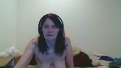 Hotmodel1984 live cam on Cam4
