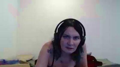Hotmodel1984 live cam on Cam4