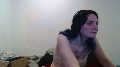 Hotmodel1984 live cam on Cam4