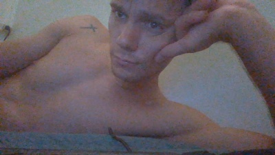 Hotsince1998 live cam on Cam4
