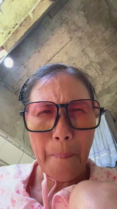 Hotsiren live cam on Cam4