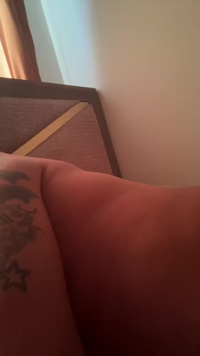 Hotti00 live cam on Cam4