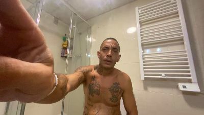 Hotvan22 live cam on Cam4