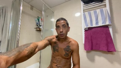 Hotvan22 live cam on Cam4