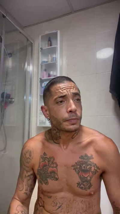 Hotvan22 live cam on Cam4