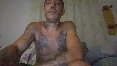 Hotvan22 live cam on Cam4