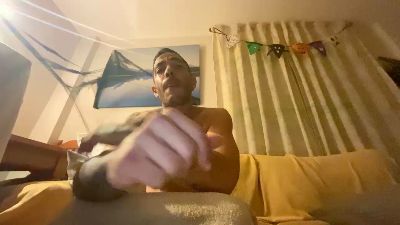 Hotvan22 live cam on Cam4