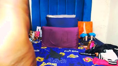 Hotxbums22 live cam on Cam4