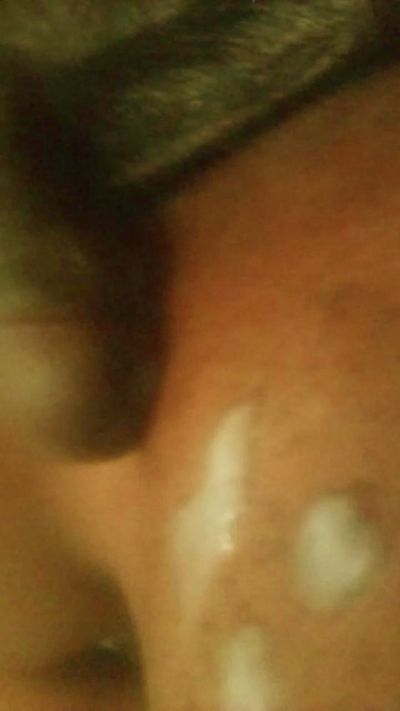 Howtosee1 live cam on Cam4