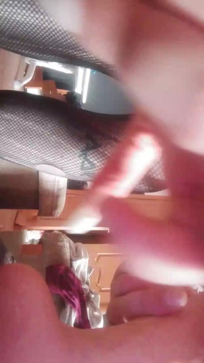 Hrenovooooo live cam on Cam4