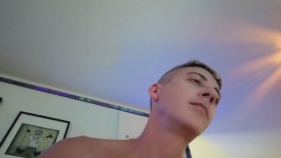 HuGo4K live cam on Cam4