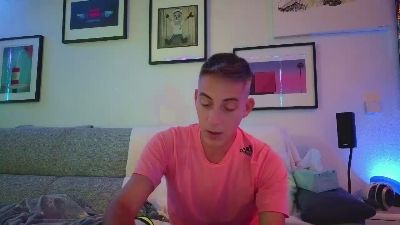 HuGo4K live cam on Cam4