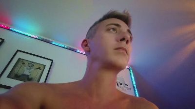 HuGo4K live cam on Cam4