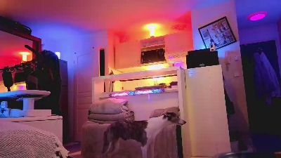 HuGo4K live cam on Cam4