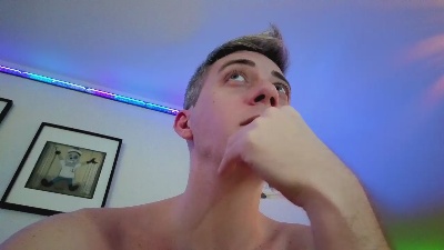 HuGo4K live cam on Cam4