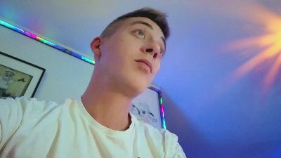 HuGo4K live cam on Cam4