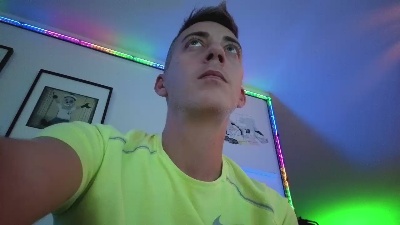 HuGo4K live cam on Cam4