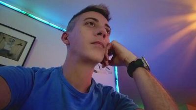 HuGo4K live cam on Cam4