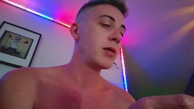 HuGo4K live cam on Cam4
