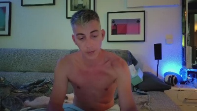 HuGo4K live cam on Cam4