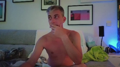 HuGo4K live cam on Cam4