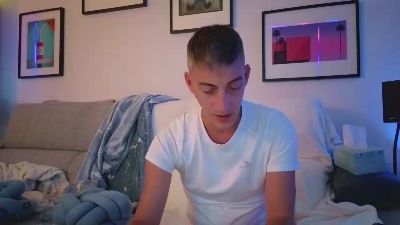 HuGo4K live cam on Cam4