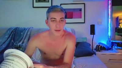 HuGo4K live cam on Cam4