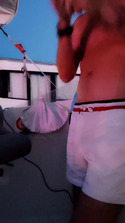 HuGo4K live cam on Cam4