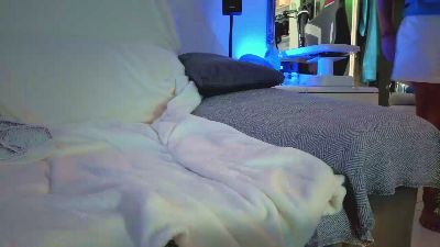 HuGo4K live cam on Cam4
