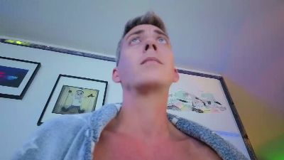 HuGo4K live cam on Cam4