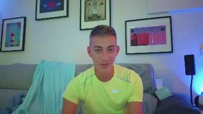 HuGo4K live cam on Cam4