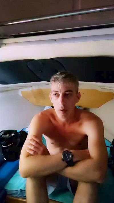 HuGo4K live cam on Cam4